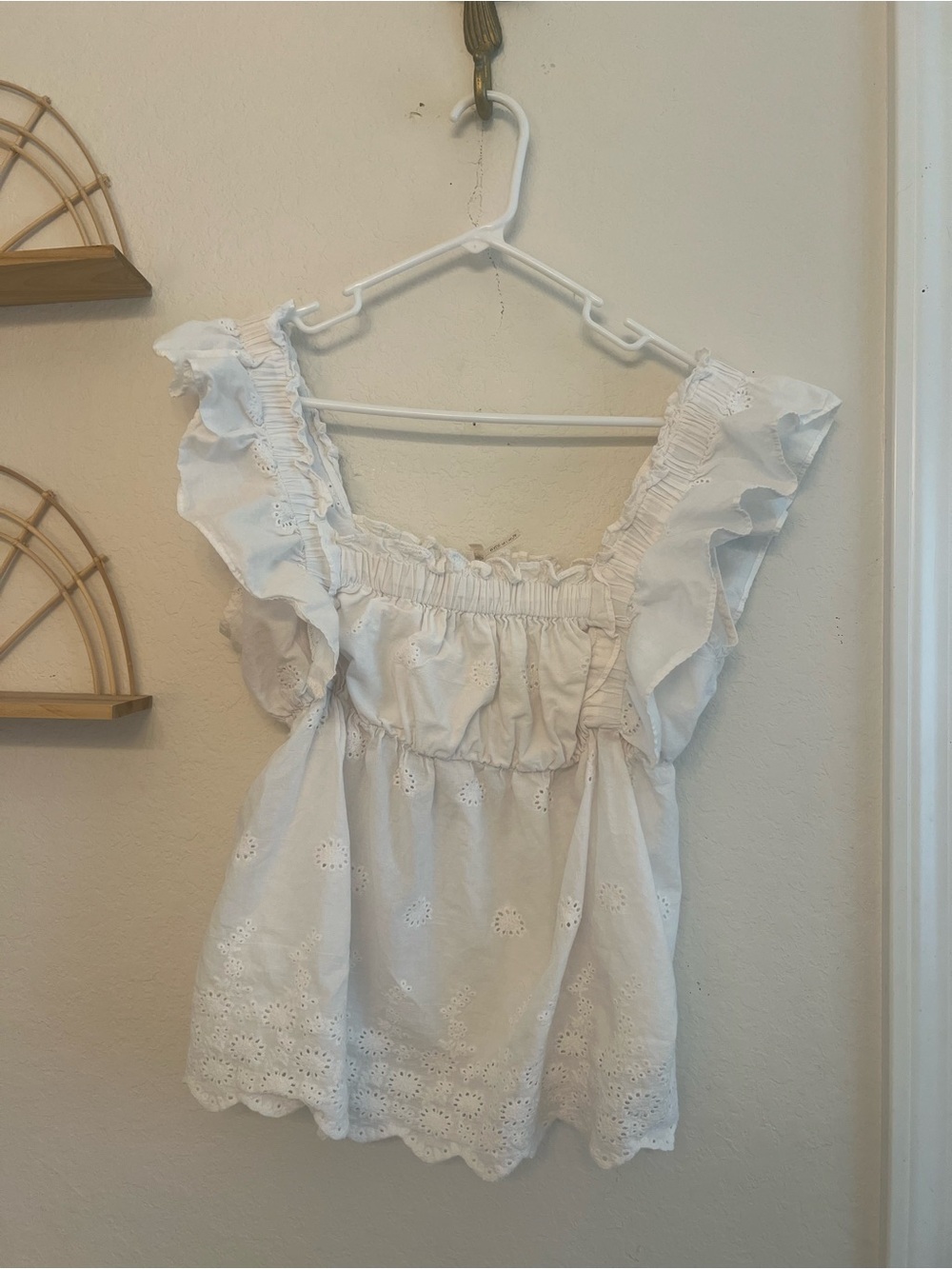 Entro White Eyelet Embroidered Ruffle Babydoll Top Size Large